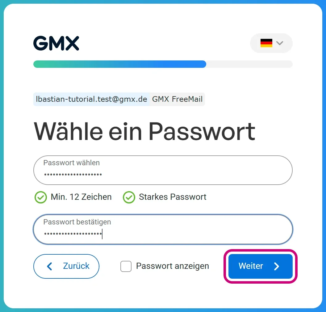 Das Formular „Wähle ein Passwort“ mit zwei Passwortfeldern. Darunter grüne Haken bei „Min. 12 Zeichen“ und „Starkes Passwort“.