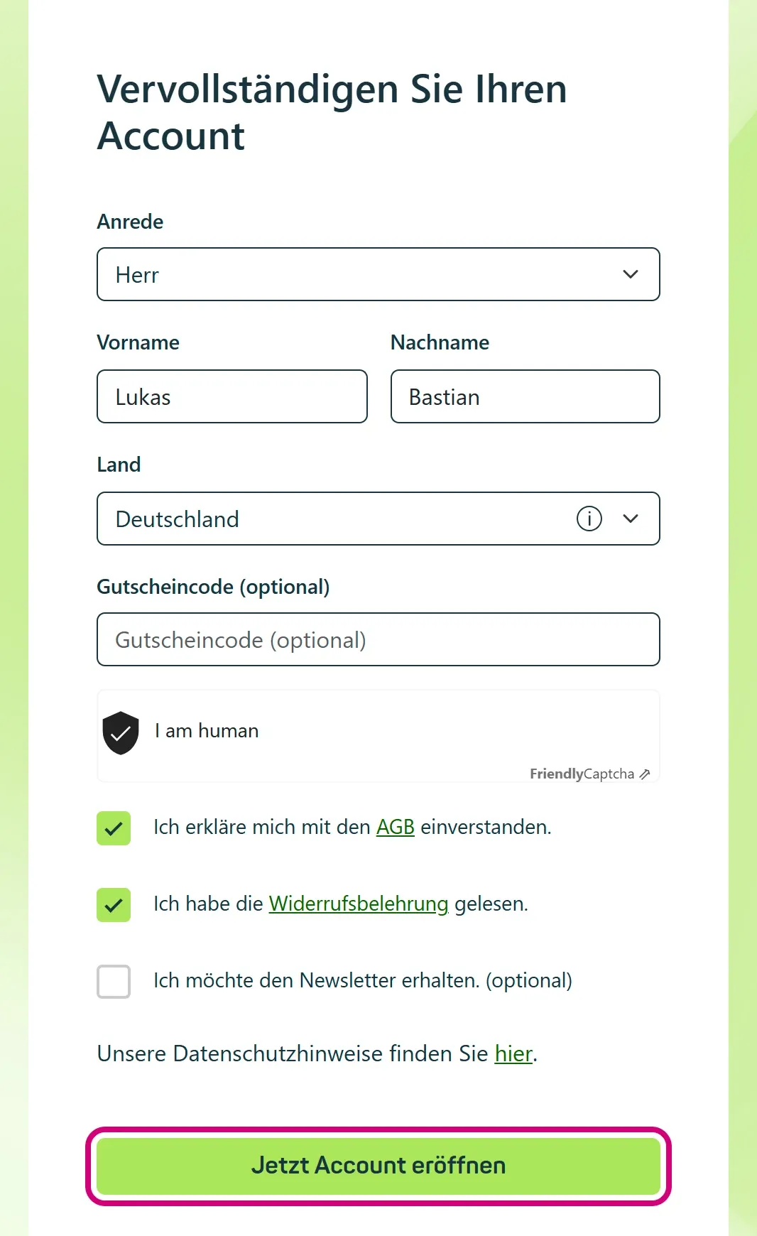 Schritt 2 „Vervollständigen Sie Ihren Account“ mit Anrede, Name, Land, bestandenem Captcha und den Häkchen bei AGB und Widerrufsbelehrung. „Jetzt Account eröffnen“ ist markiert.